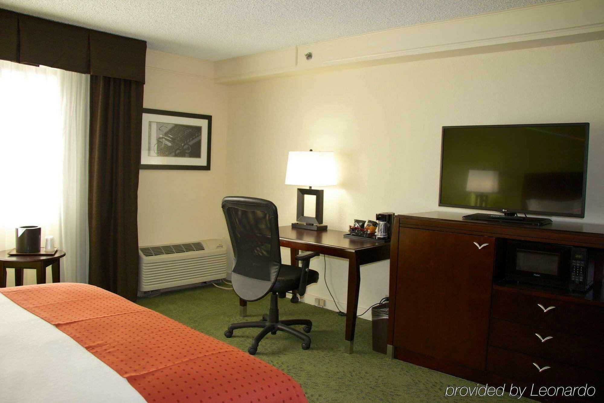 Holiday Inn Athens - University Area Екстериор снимка
